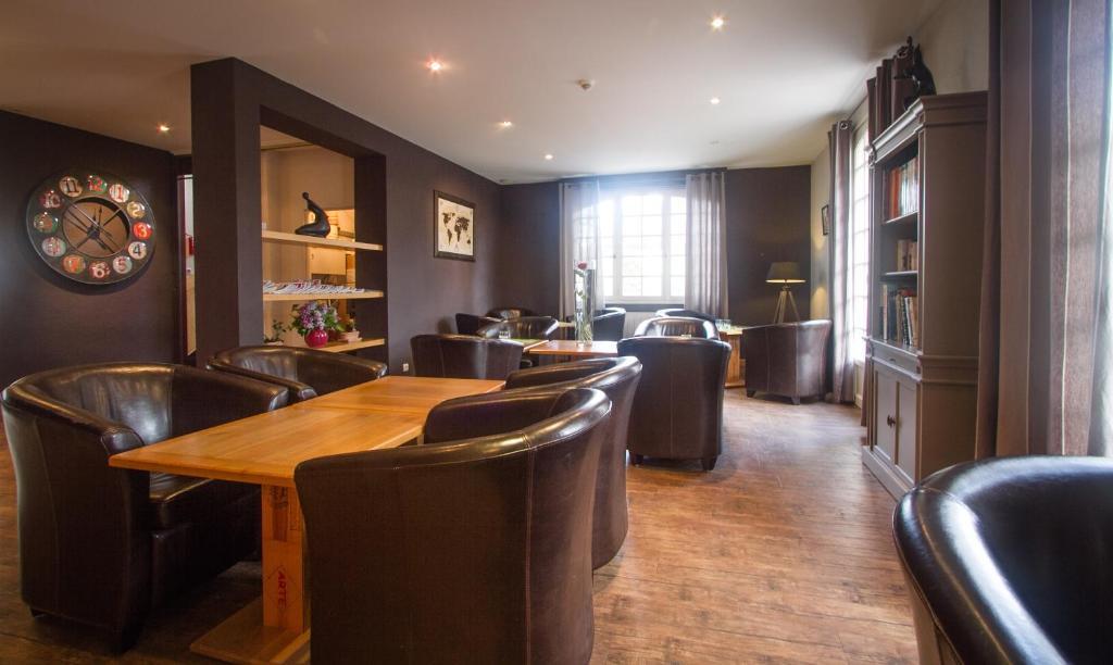 Logis L'Ermitage Hotel & Restaurant Saulges Kültér fotó