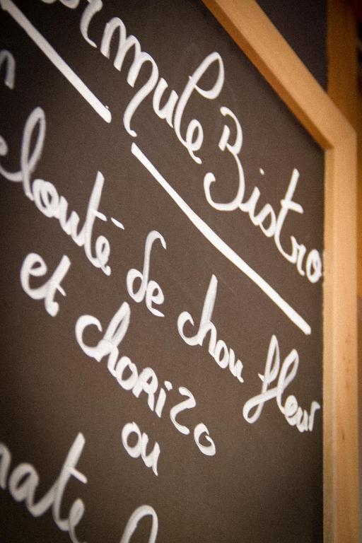 Logis L'Ermitage Hotel & Restaurant Saulges Kültér fotó