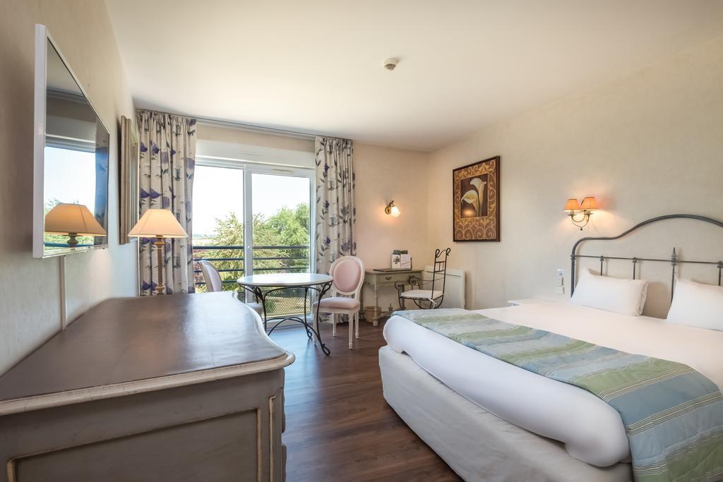 Logis L'Ermitage Hotel & Restaurant Saulges Kültér fotó