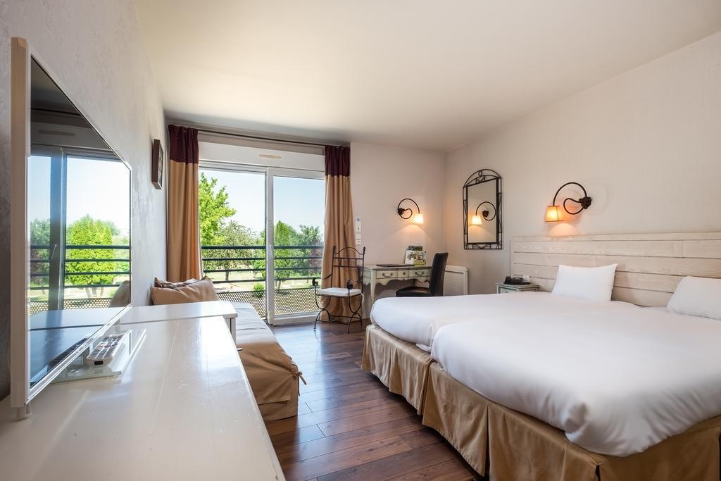 Logis L'Ermitage Hotel & Restaurant Saulges Kültér fotó