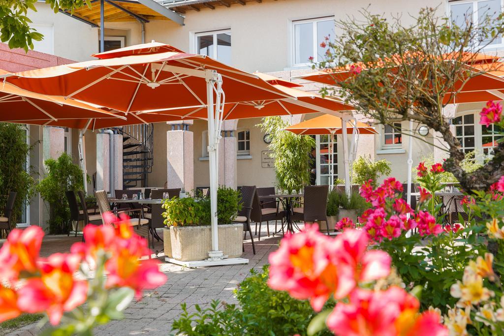 Logis L'Ermitage Hotel & Restaurant Saulges Kültér fotó