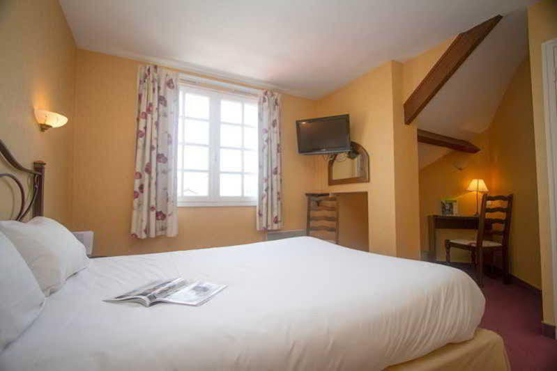 Logis L'Ermitage Hotel & Restaurant Saulges Kültér fotó