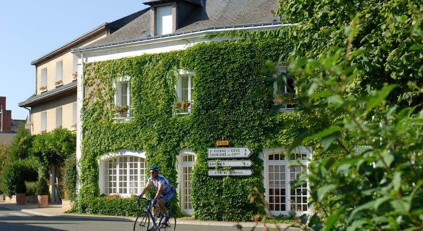 Logis L'Ermitage Hotel & Restaurant Saulges Kültér fotó